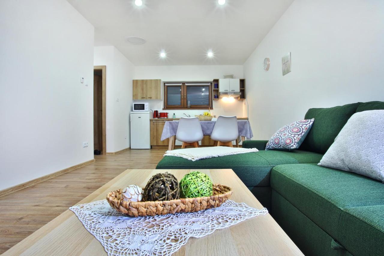 Appartamento Kamilli Bešeňová Esterno foto